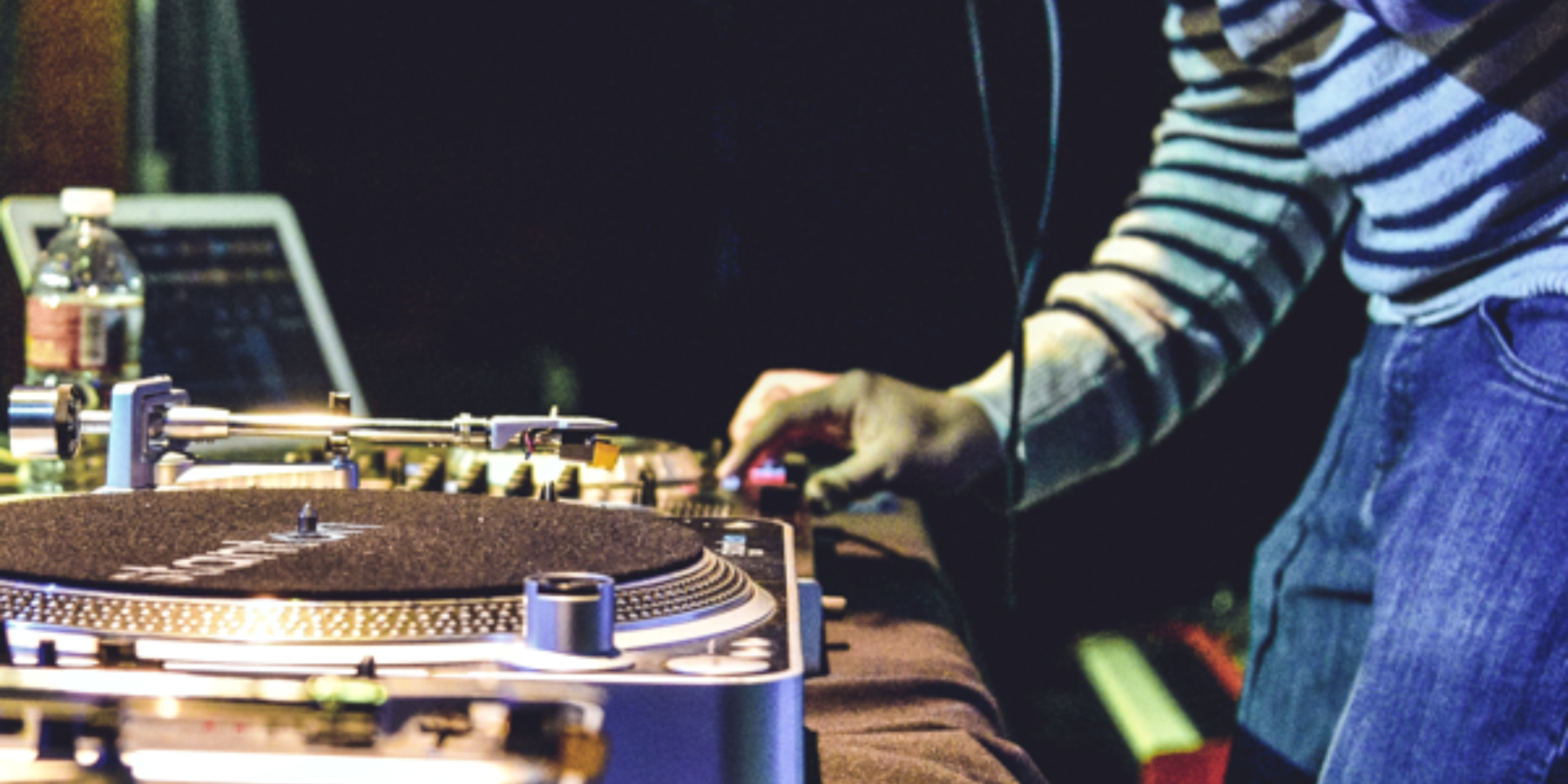 How to Pick Your Perfect Wedding DJ Wedding Jam